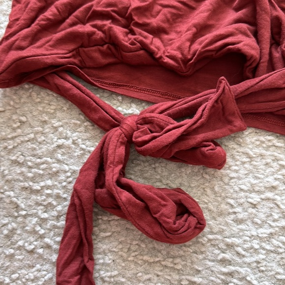 Fashion nova crop top - Picture 2 of 3